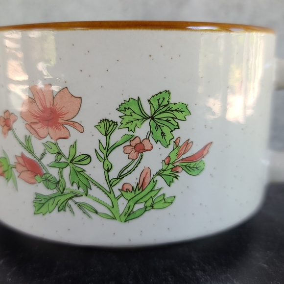 Oversized Floral Mugs, Set of 2 - Picture 2 of 10